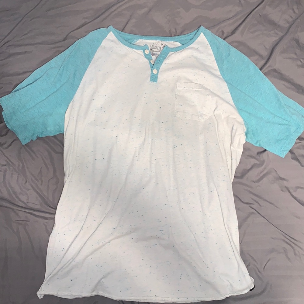 Men’s short sleeve button tee